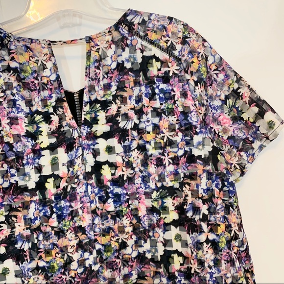 BCNU Semi-Sheer Floral Print Top blouse - Picture 6 of 8